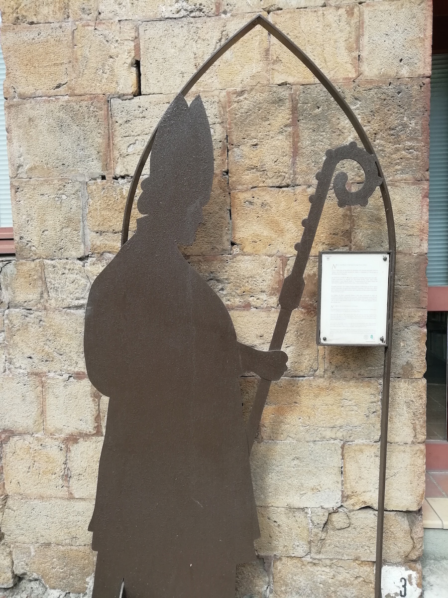 Photo de la silhouette de l'évêque